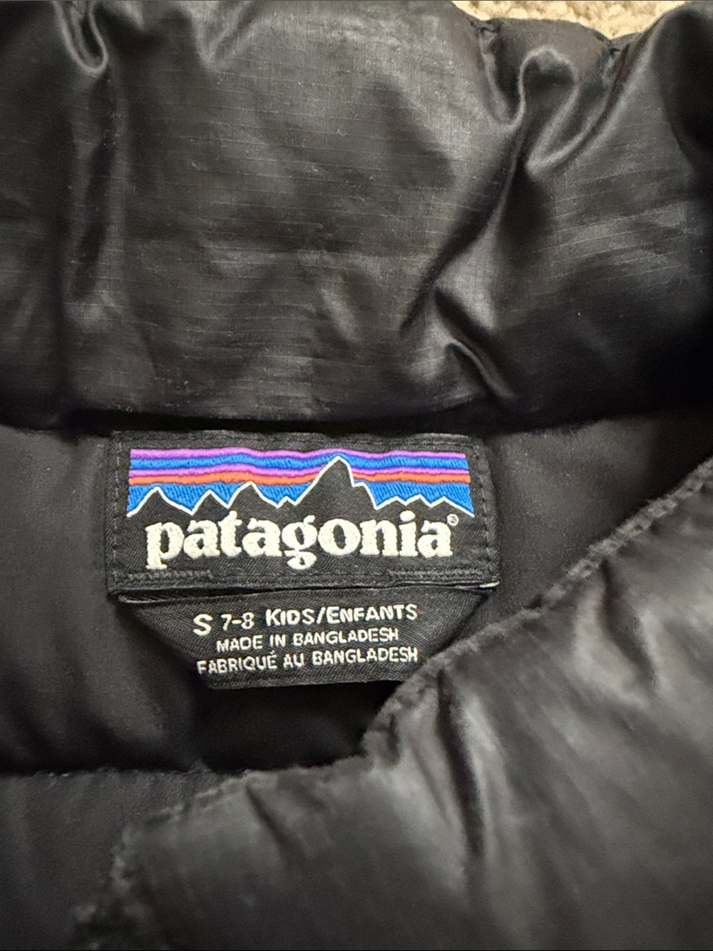 Patagonia Kids Black Puffer Jacket Play Condition - Picture 2 of 3